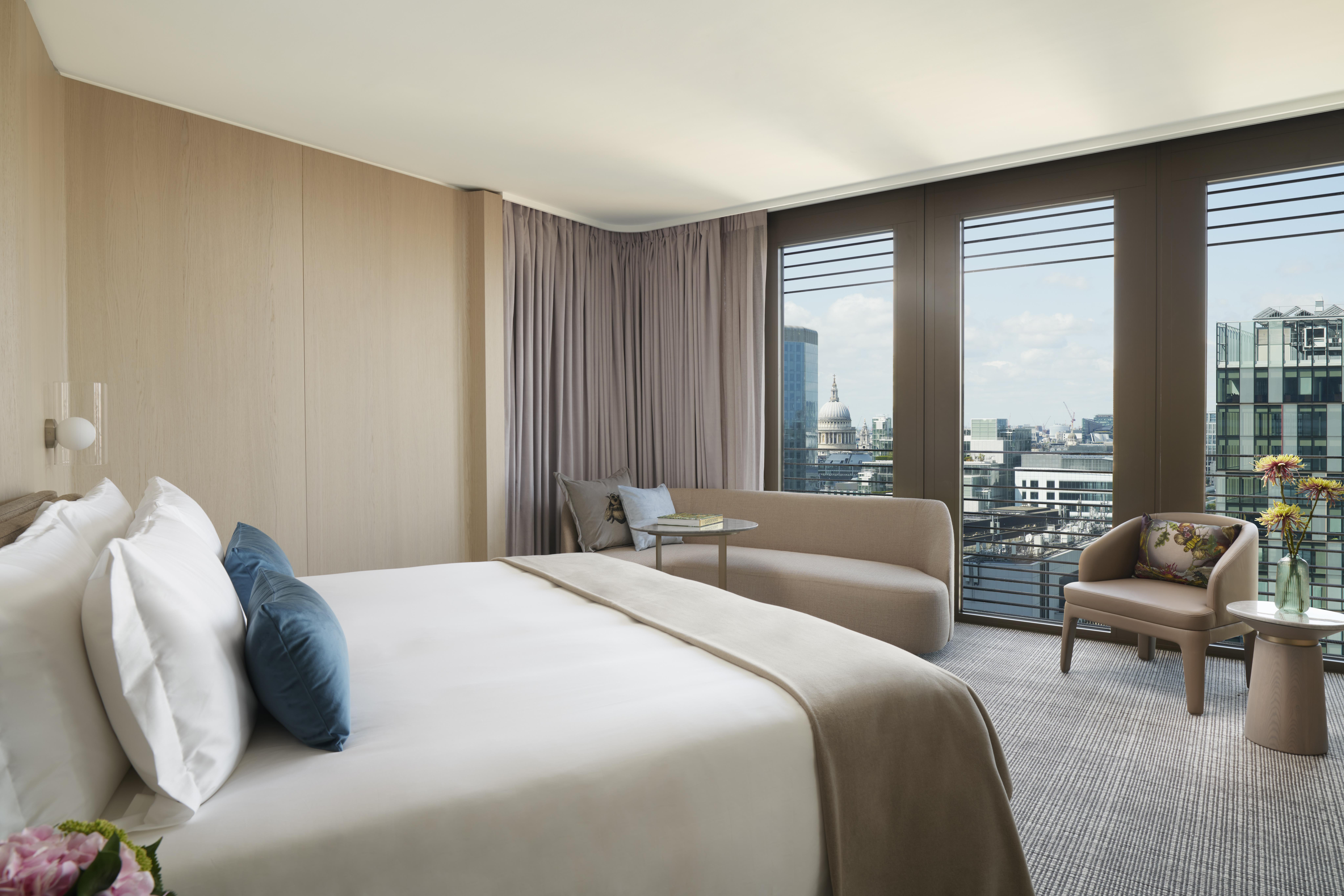 Pan Pacific London Hotel Exterior foto A bedroom at The Edition